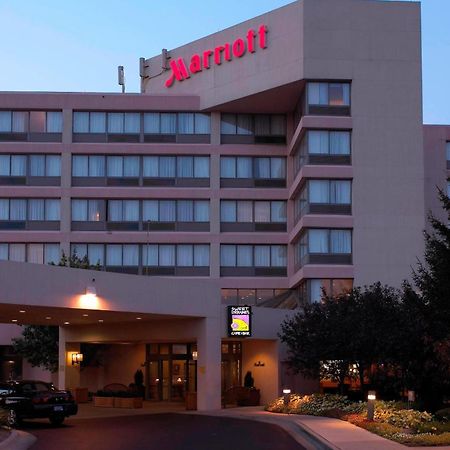 Detroit Marriott Livonia Hotel Exterior photo